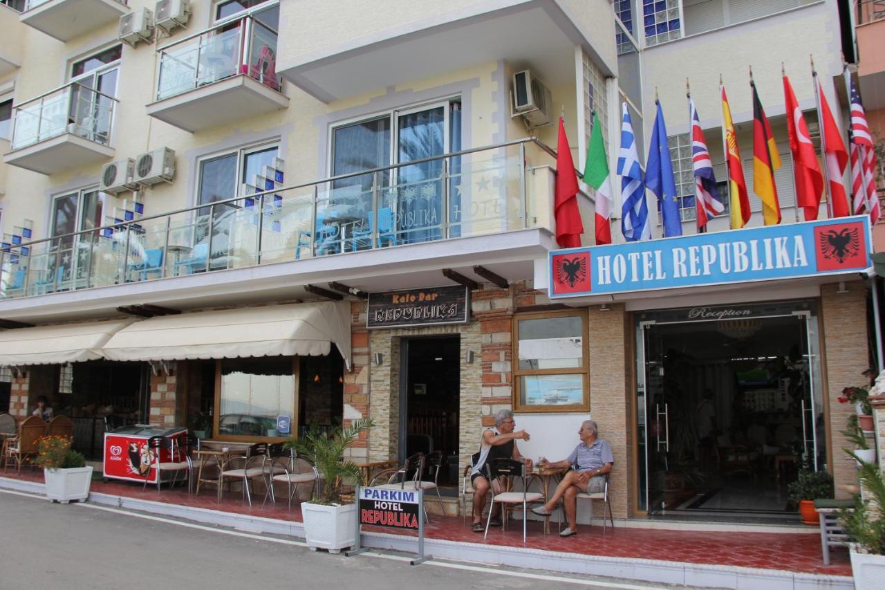 Republika Hotel Саранда Экстерьер фото